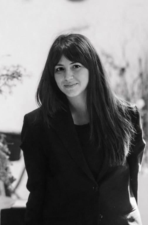 Acasă 9 Luminita Florea